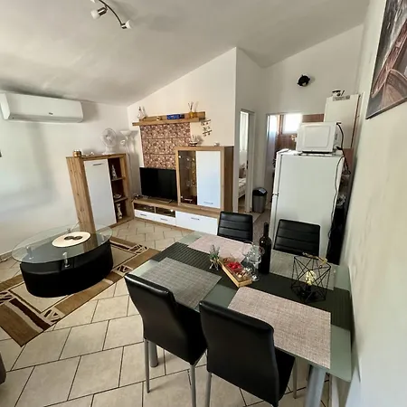 דירה Didovi Dvori With Jacuzzi