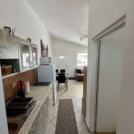Didovi Dvori With Jacuzzi דירה
