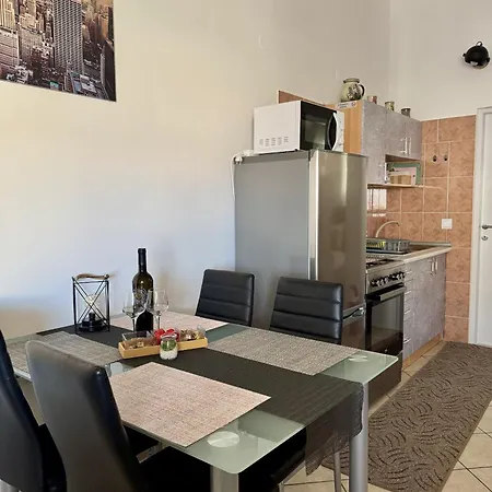 דירה Didovi Dvori With Jacuzzi Ražanac