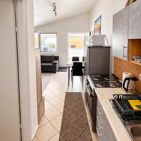Didovi Dvori With Jacuzzi Appartement Ražanac