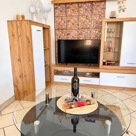 Appartement Didovi Dvori With Jacuzzi Ražanac