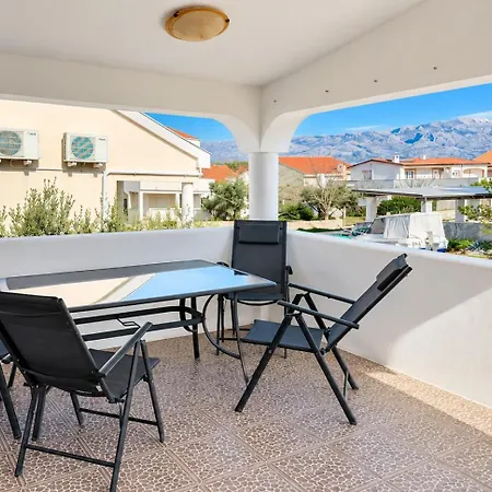 Didovi Dvori With Jacuzzi Appartement Ražanac