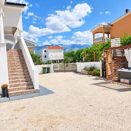 Didovi Dvori With Jacuzzi Appartement